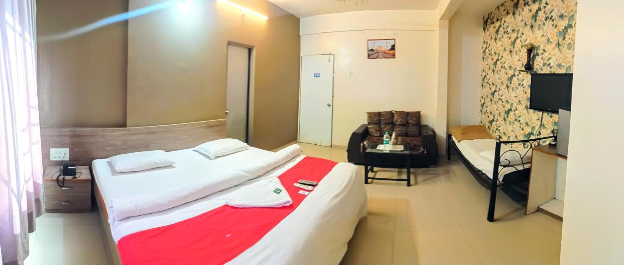 Hotel Royal Regency Aurangabad  Ngoại thất bức ảnh