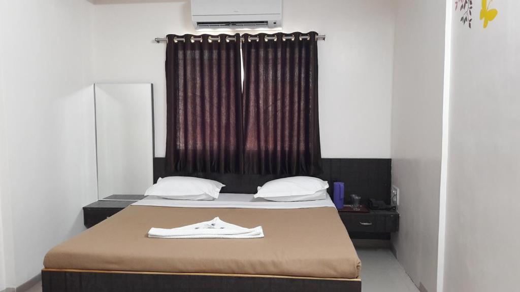 Hotel Royal Regency Aurangabad  Ngoại thất bức ảnh